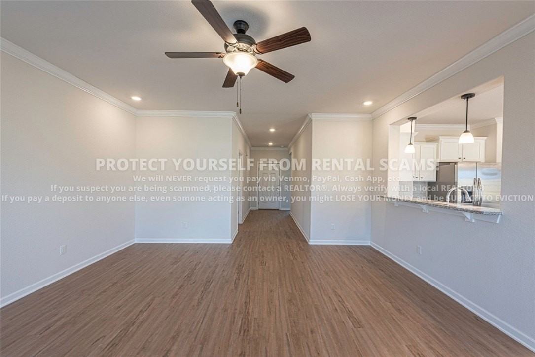 411 Coconut Ln - Photo 3 of 18