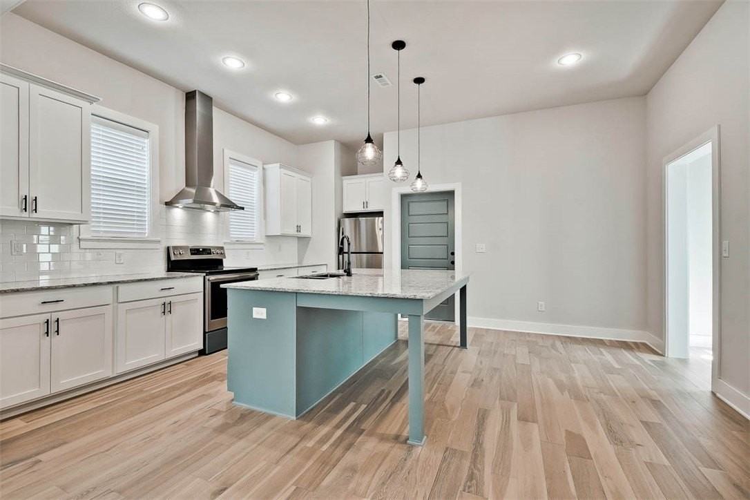 930 S College Ave - Photo 3 of 16