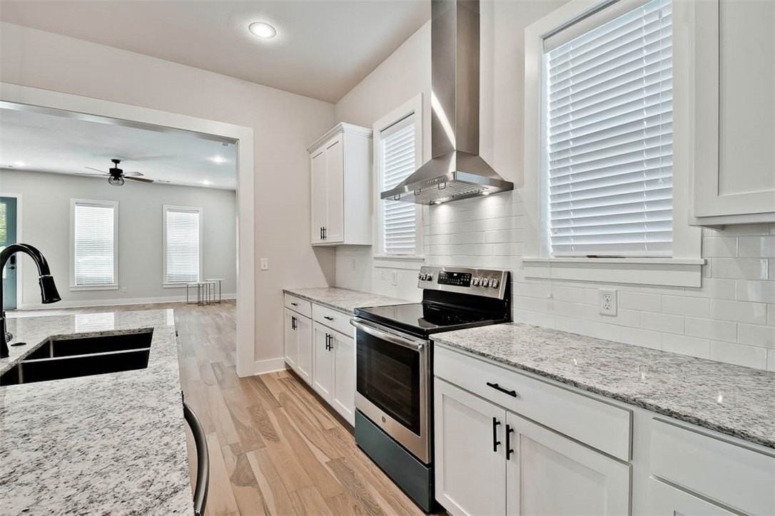 930 S College Ave - Photo 4 of 16