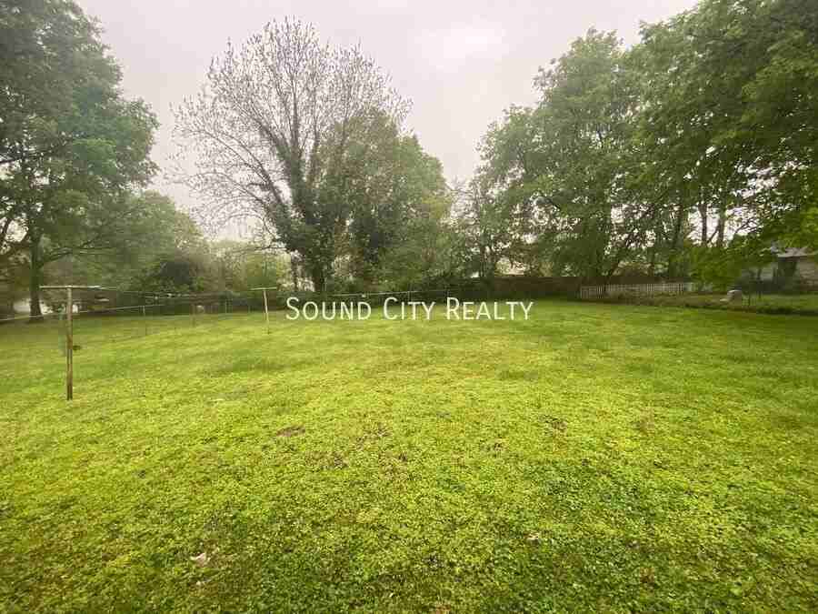 265 Sunrise Ave - Photo 3 of 39