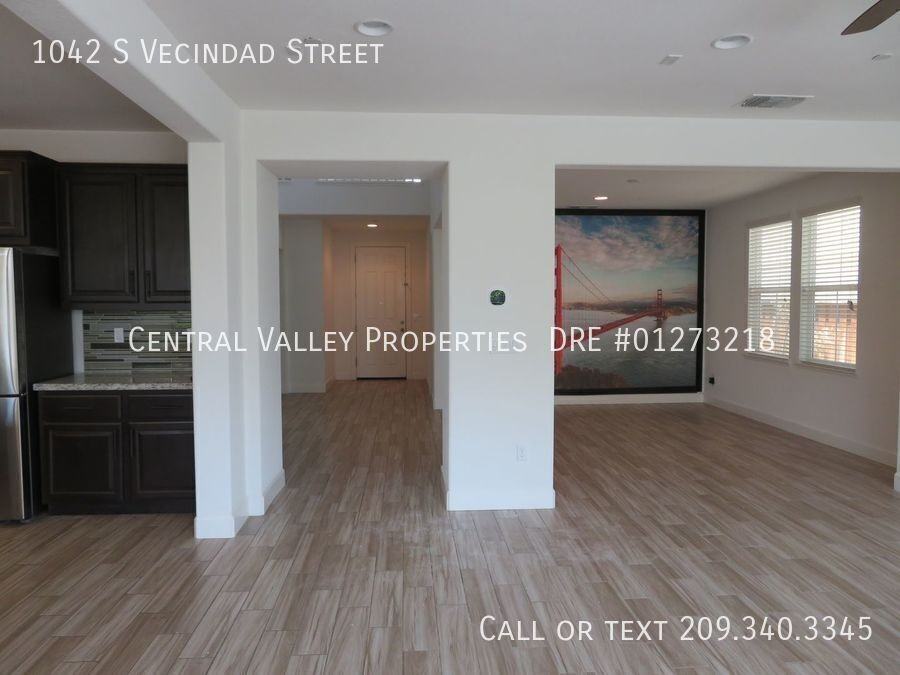 1042 S Vecindad St - Photo 3 of 18
