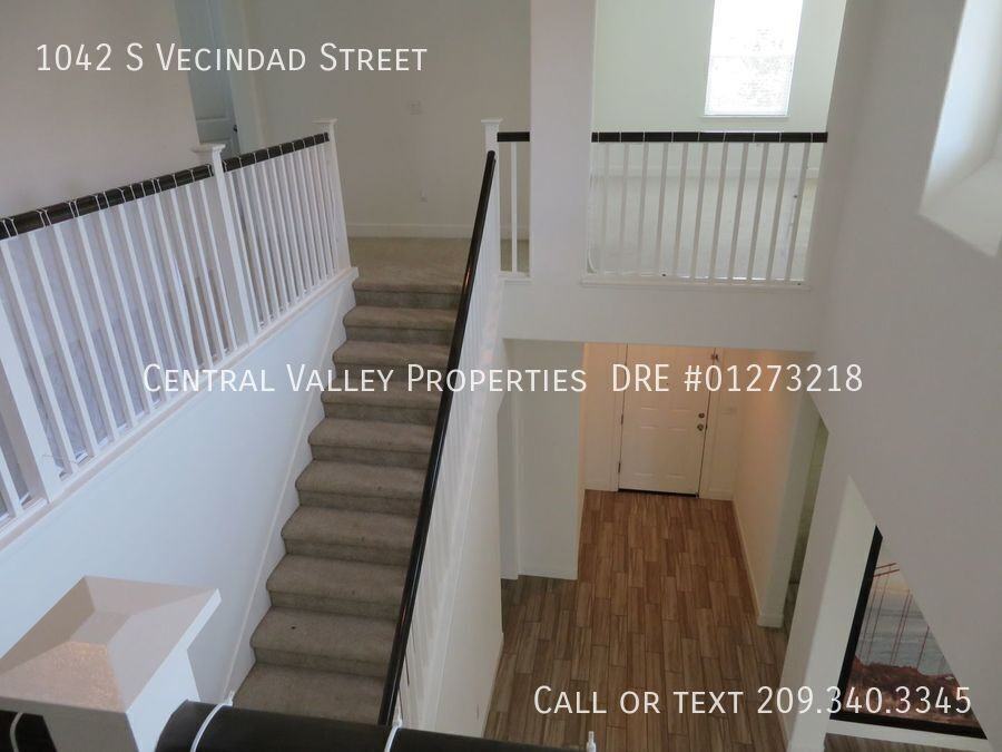 1042 S Vecindad St - Photo 7 of 18