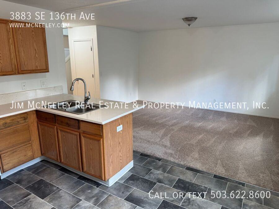 3883 Se 136th Ave - Photo 4 of 20