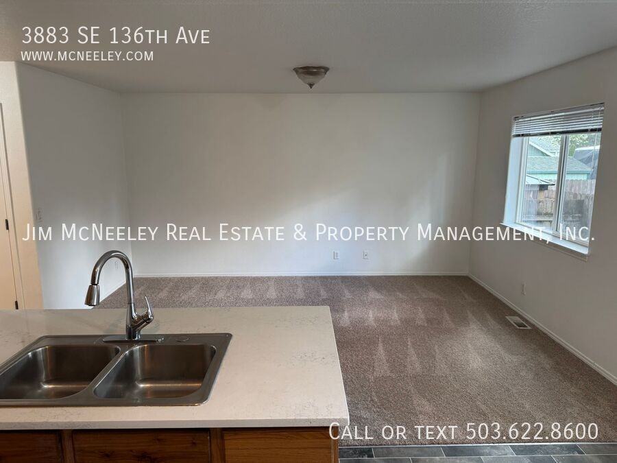 3883 Se 136th Ave - Photo 5 of 20