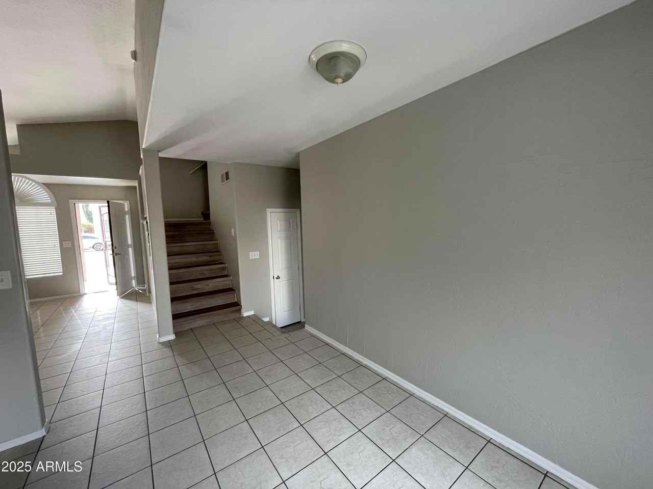 5222 W Fairview St - Photo 7 of 22
