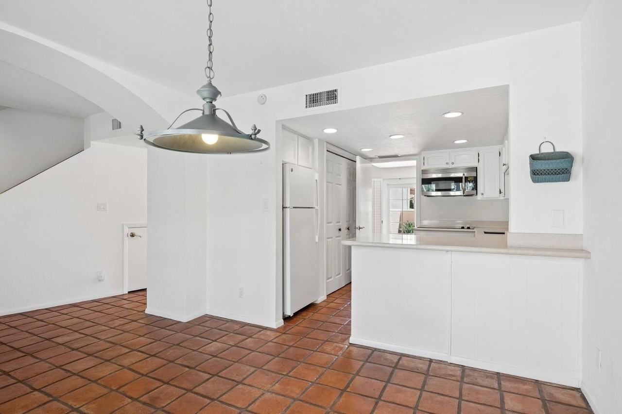 6150 N Scottsdale Rd #42 - Photo 5 of 41