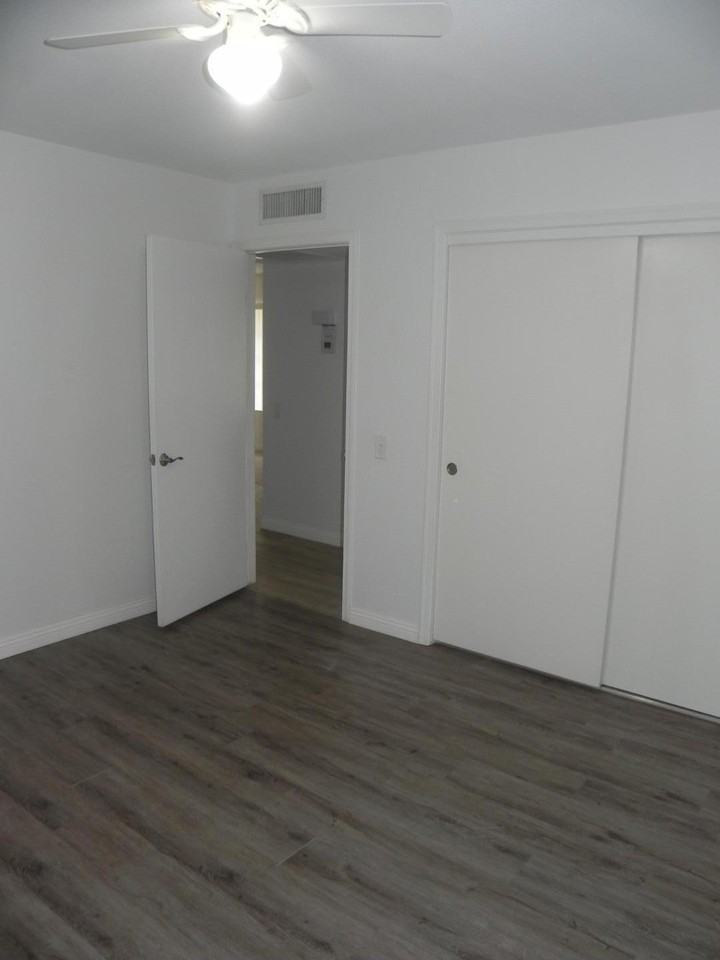 19911 N 146th Way - Photo 4 of 27