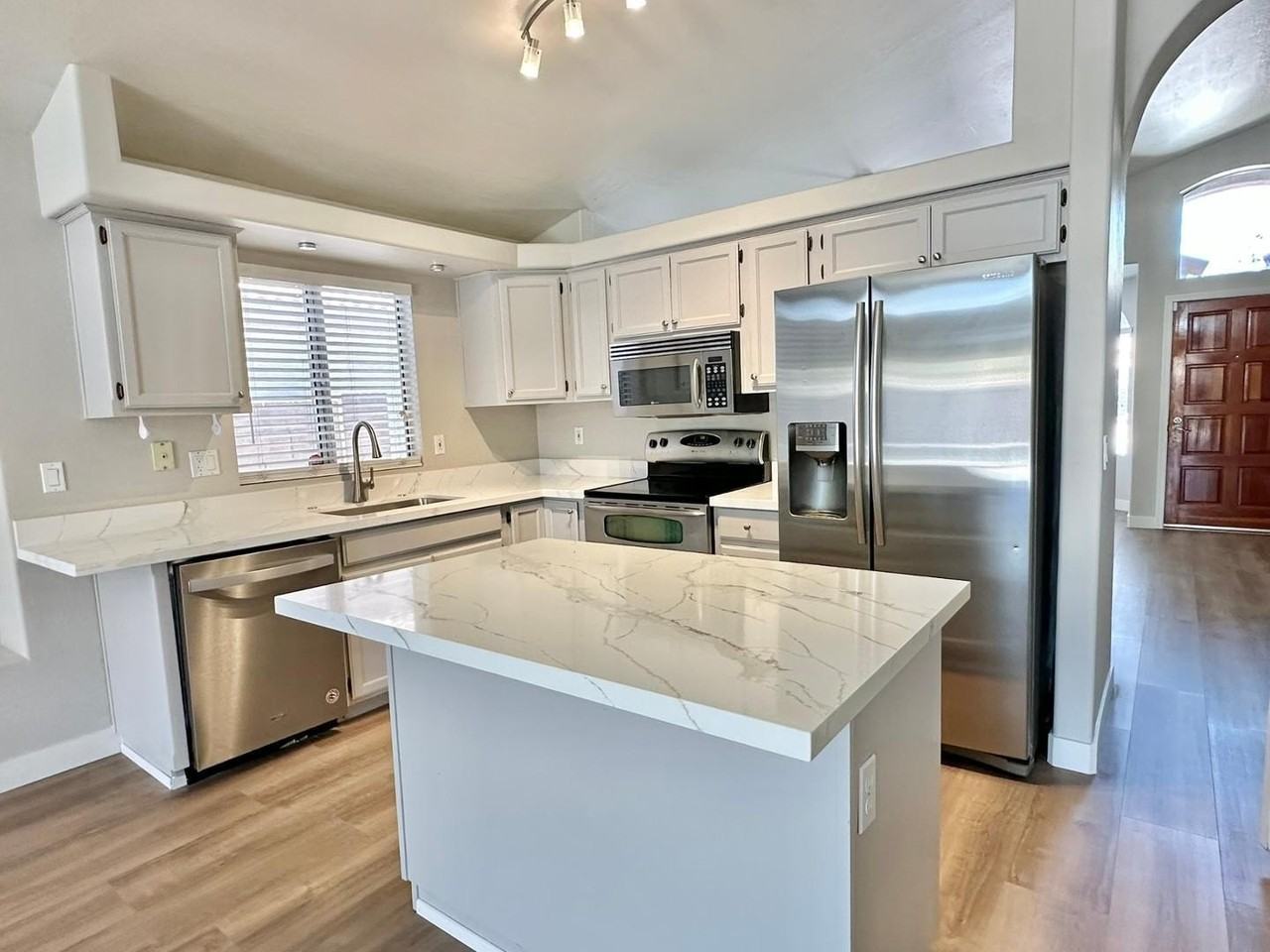 4781 W Harrison St - Photo 5 of 28
