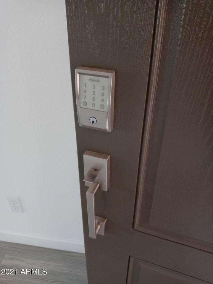 440 S 202nd Ln - Photo 4 of 6