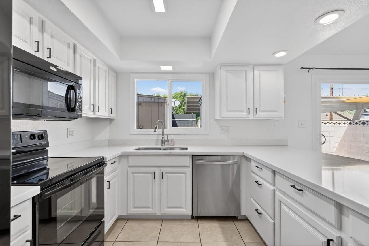 8548 E Mcdonald Dr - Photo 4 of 18