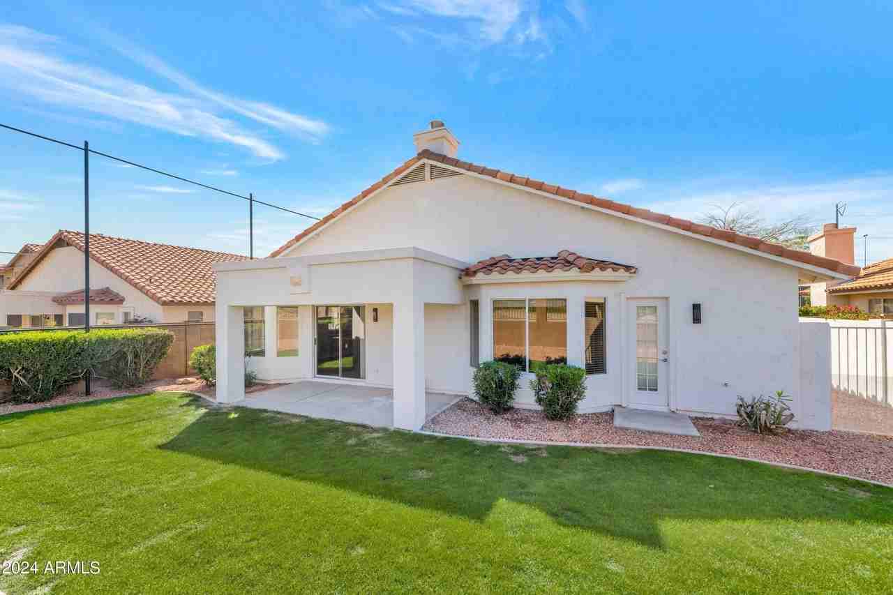 1706 E Windsong Dr - Photo 3 of 21