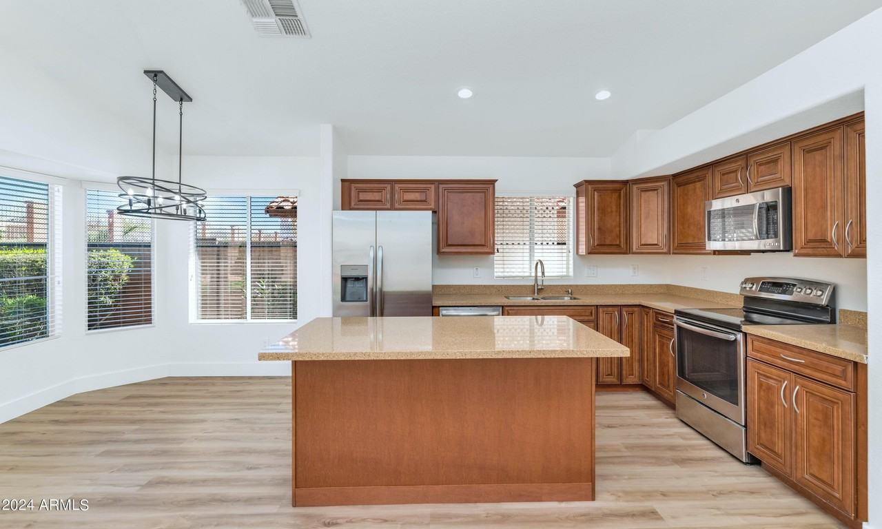 1706 E Windsong Dr - Photo 4 of 21