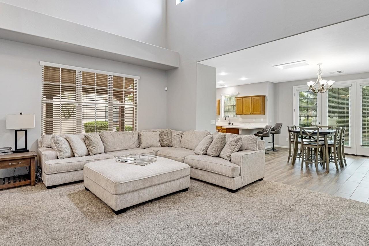 15366 W Bloomfield Rd - Photo 2 of 32