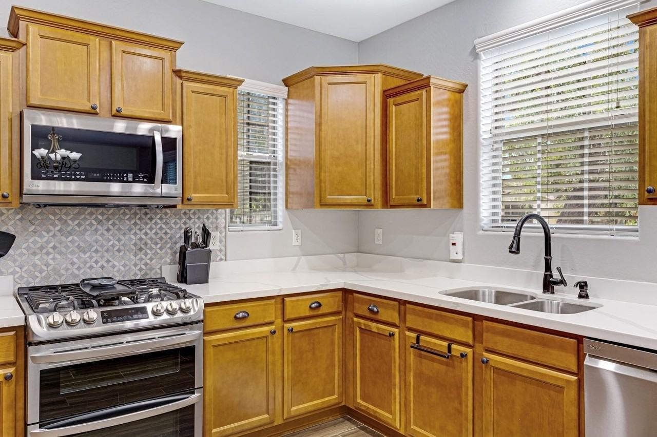 15366 W Bloomfield Rd - Photo 5 of 32