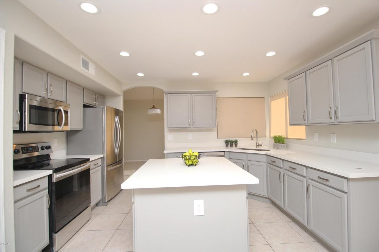 3661 W Linda Ln - Photo 5 of 34