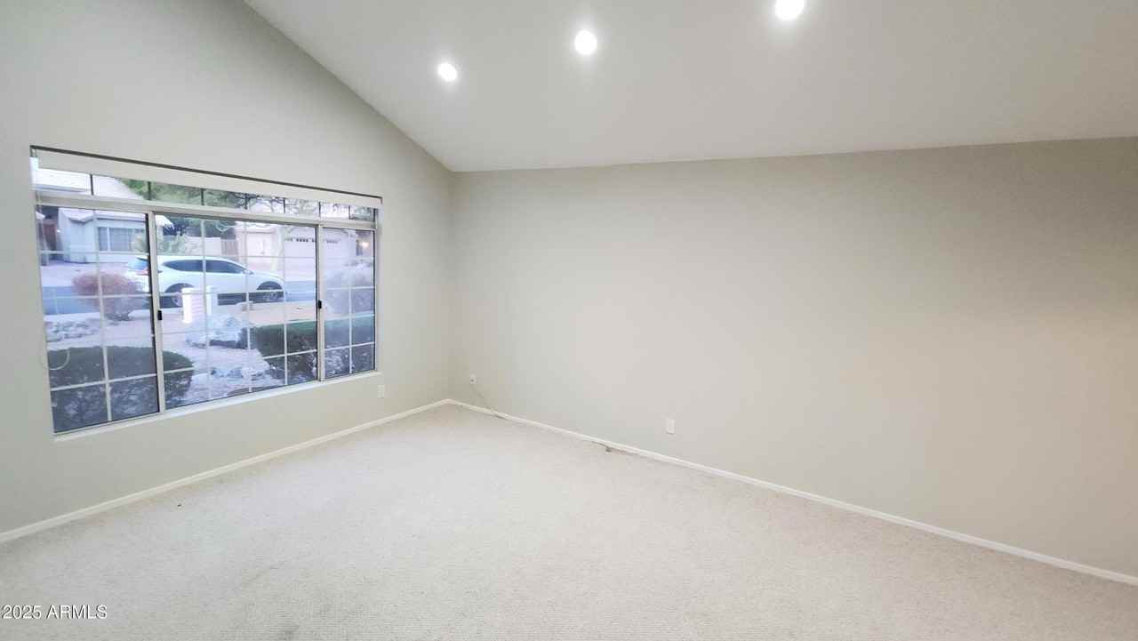 3661 W Linda Ln - Photo 6 of 34