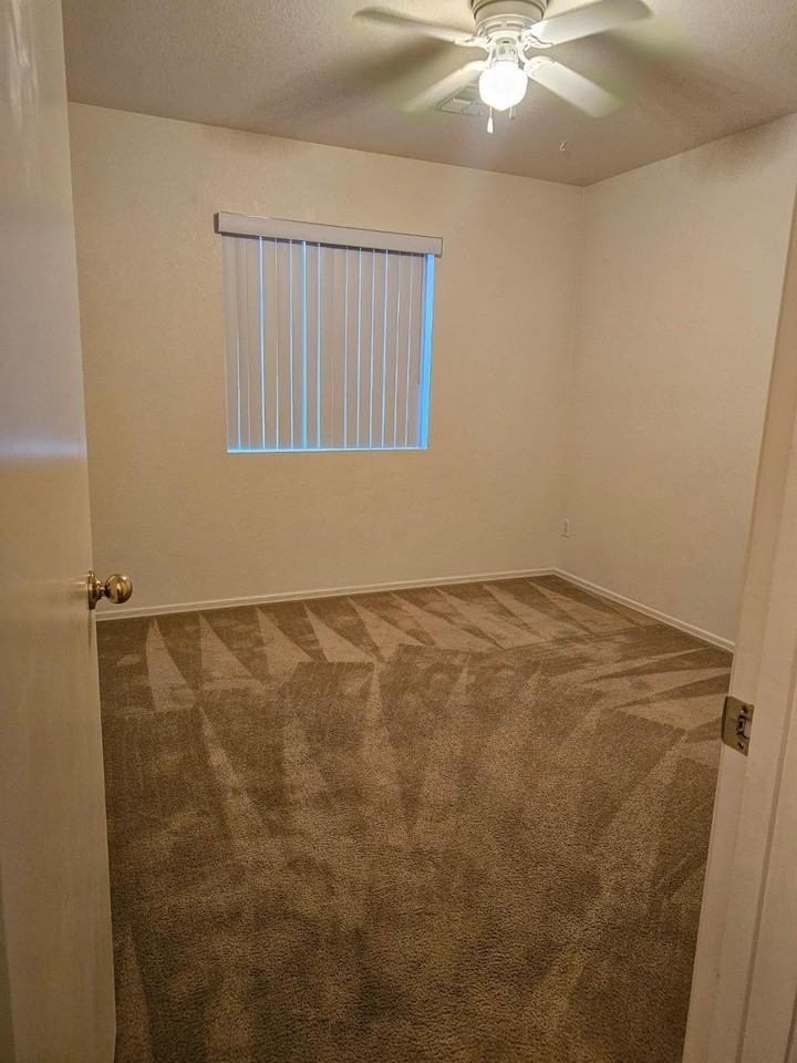 5330 Sonora St - Photo 7 of 11