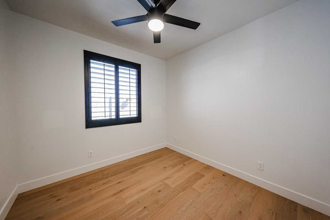 25689 N 140th Ln - Photo 2 of 44