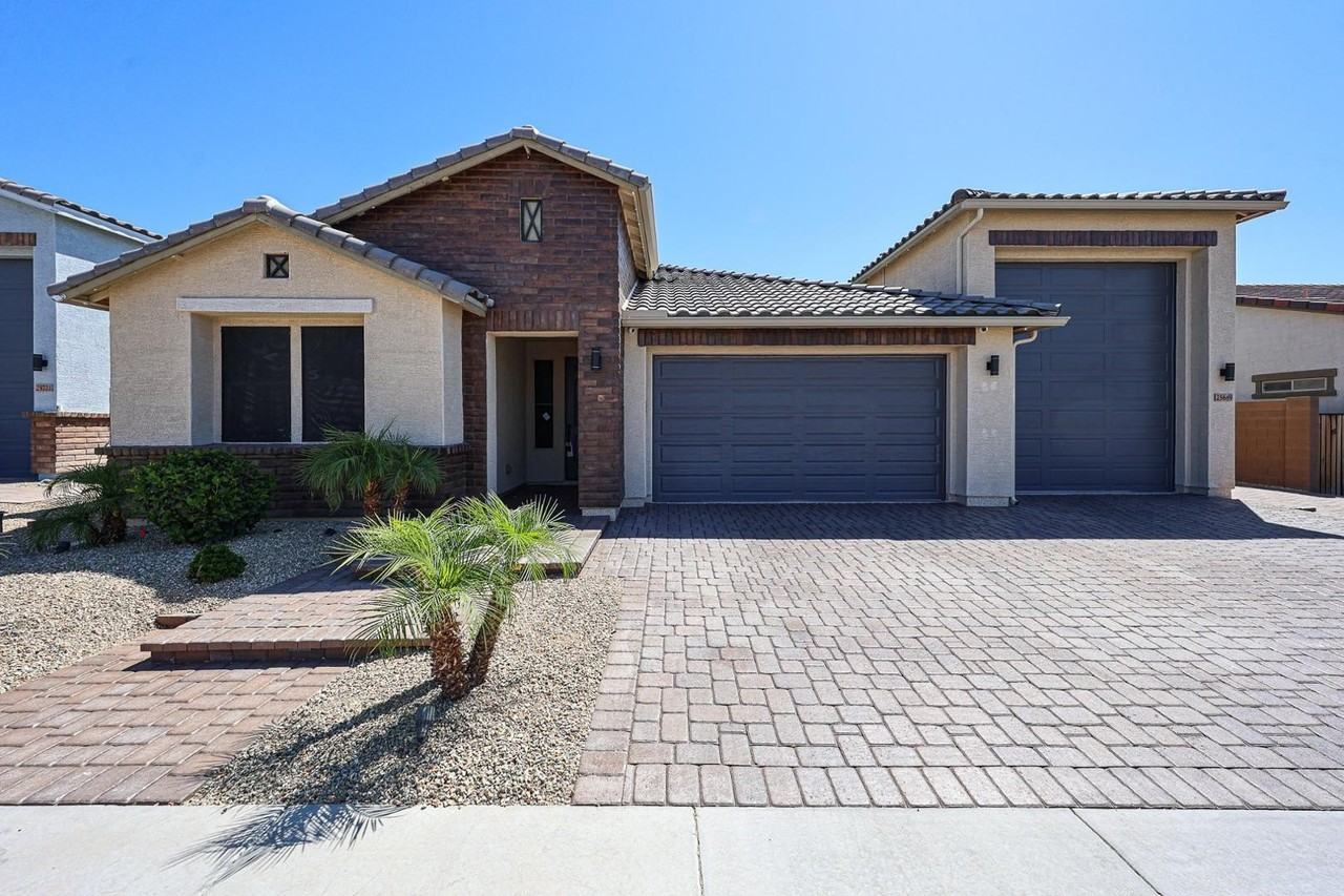 25689 N 140th Ln - Photo 3 of 44