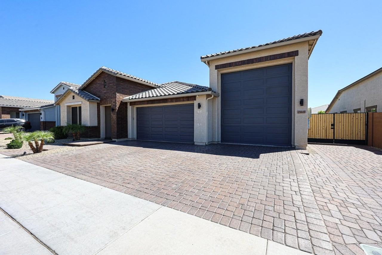 25689 N 140th Ln - Photo 4 of 44