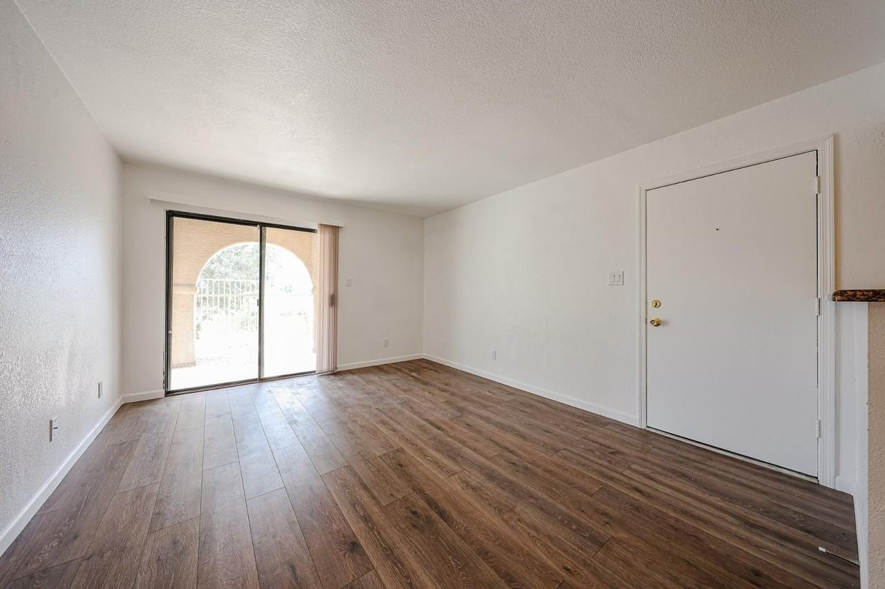 5757 W Eugie Ave #1038 - Photo 5 of 29