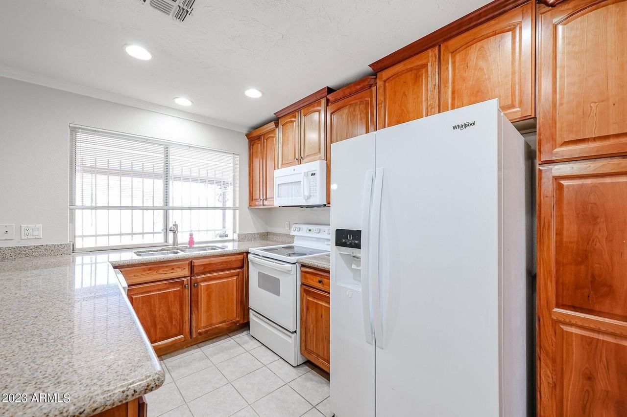 12009 N 34th St - Photo 7 of 25