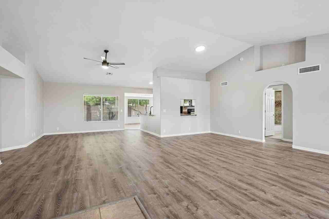 8734 W Bloomfield Rd - Photo 6 of 38