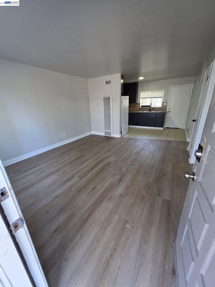 20331 Concord Ave - Photo 3 of 5