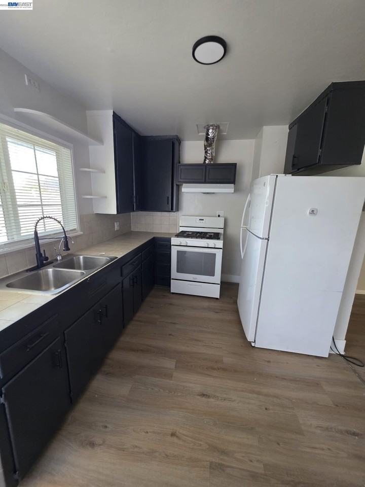 20331 Concord Ave - Photo 4 of 5