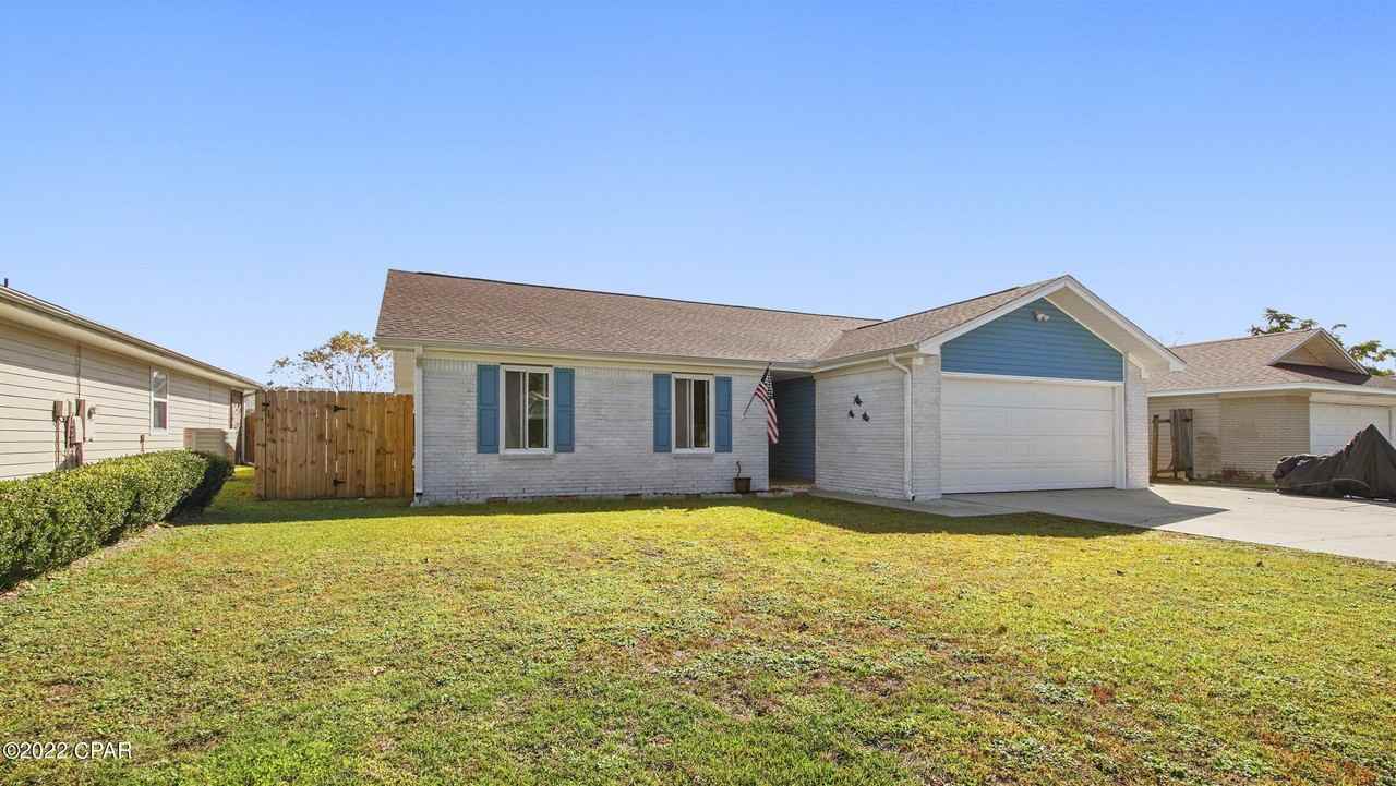 7766 Betty Louise Dr - Photo 2 of 50