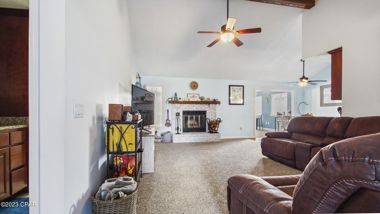 7766 Betty Louise Dr - Photo 5 of 50