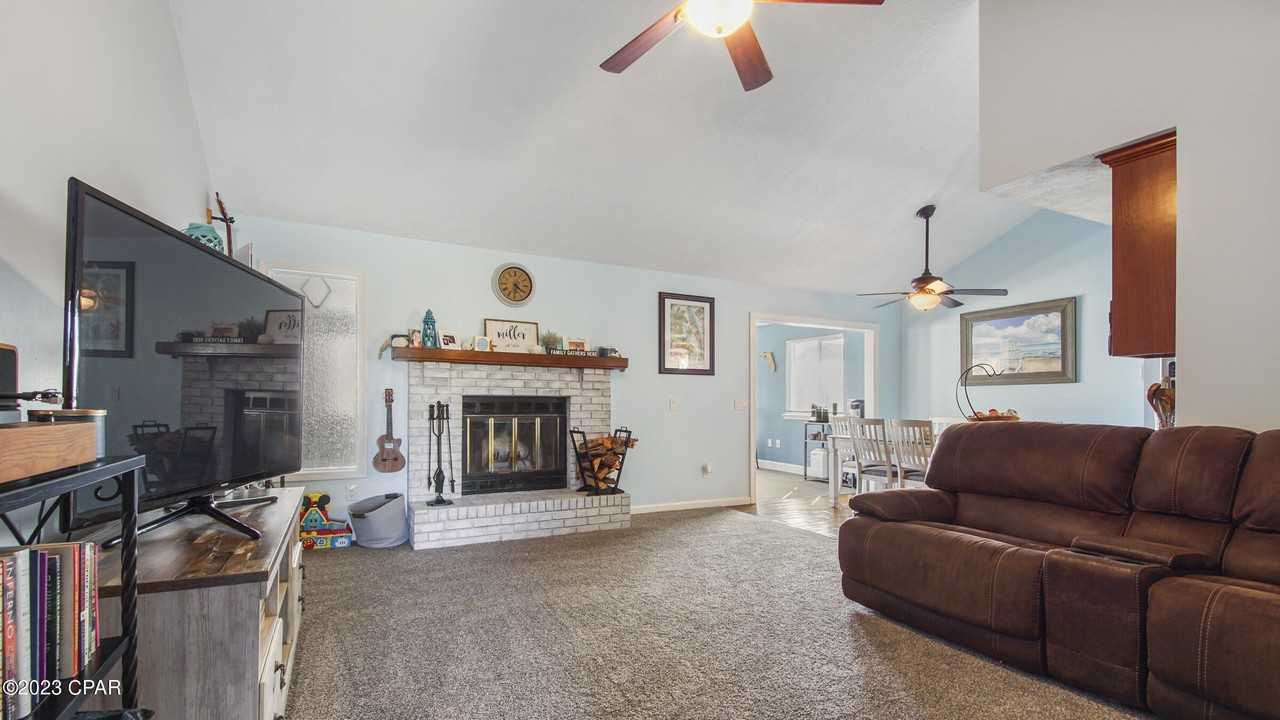 7766 Betty Louise Dr - Photo 6 of 50