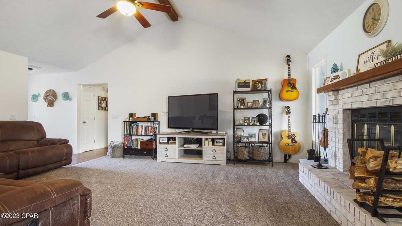 7766 Betty Louise Dr - Photo 7 of 50