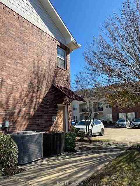 801 Luther St W #804 - Photo 3 of 36