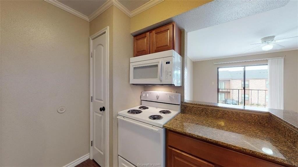 904 University Oaks Blvd #22 - Photo 4 of 32