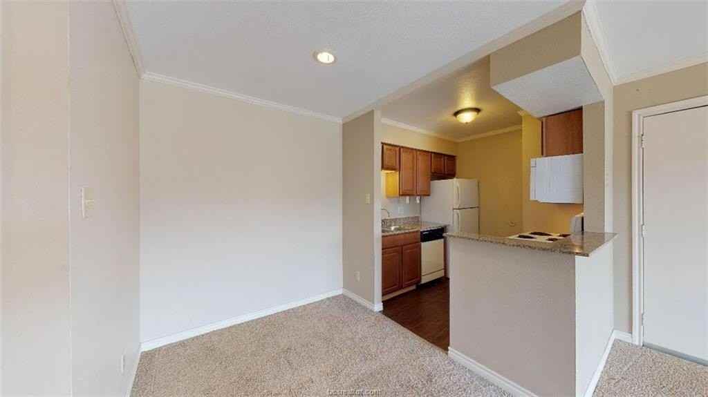 904 University Oaks Blvd #22 - Photo 7 of 32