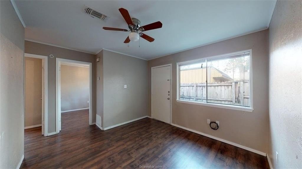 204 Lynn Dr #B - Photo 3 of 17