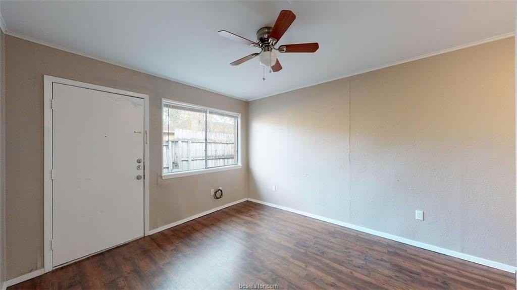 204 Lynn Dr #B - Photo 4 of 17