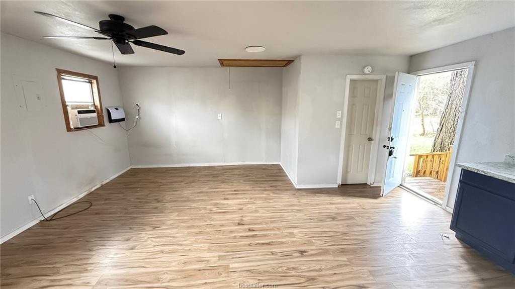 1207 S Magnolia St #B - Photo 6 of 8