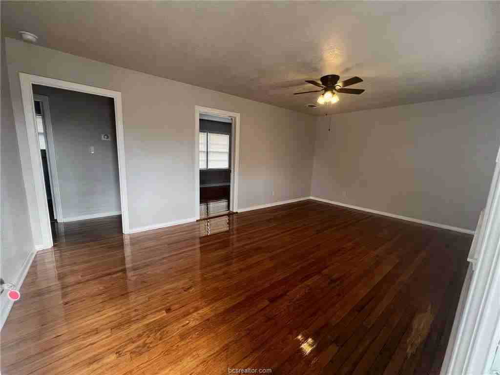 420 Gilbert St - Photo 2 of 7