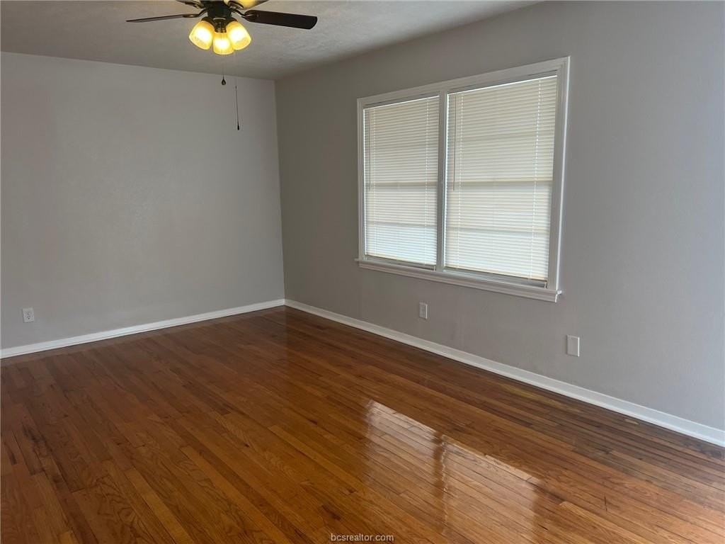 420 Gilbert St - Photo 3 of 7