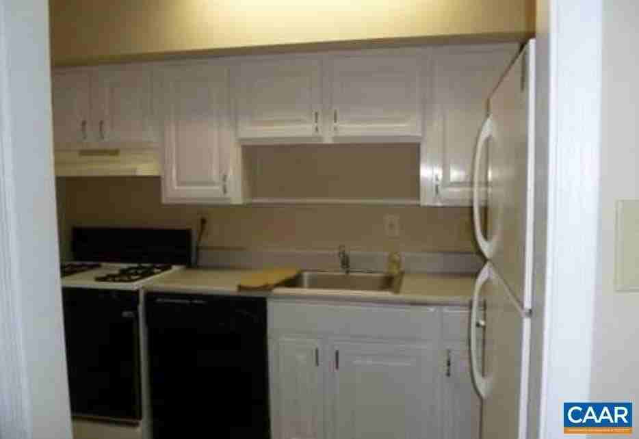 2422 Barracks Pl #4