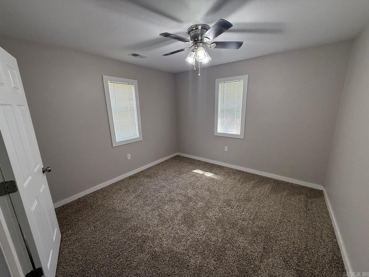 112 E Palm St - Photo 6 of 9