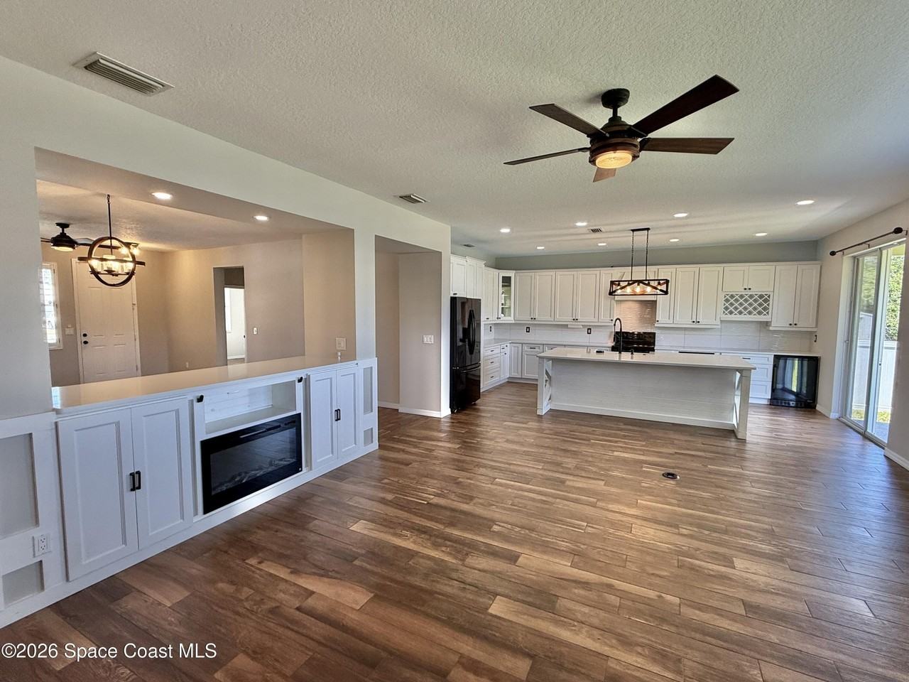 1453 Santa Anna St Se - Photo 7 of 32