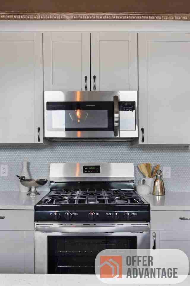 96 Florida St Uppr - Photo 3 of 11