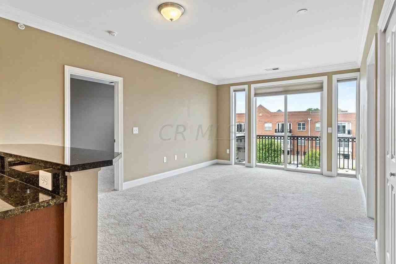 953 Ingleside Ave #312 - Photo 4 of 19