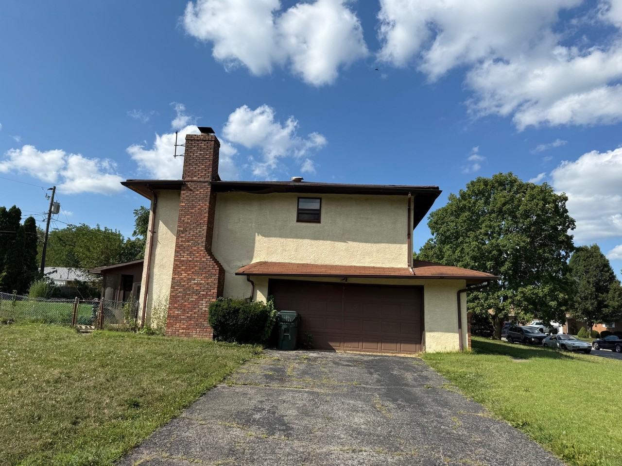 1239 Bradshire Dr - Photo 2 of 37