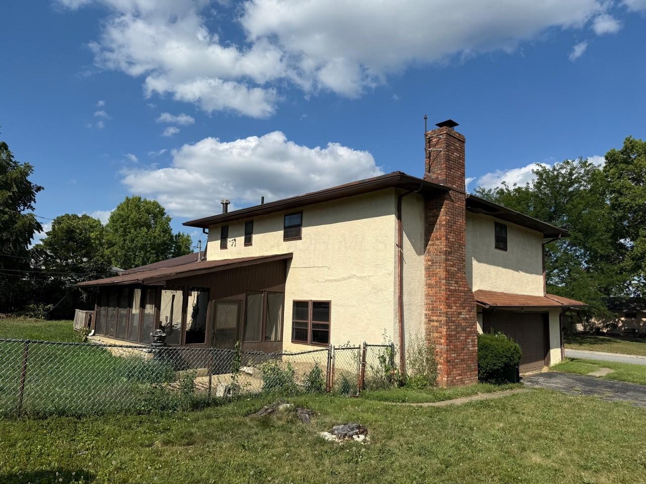 1239 Bradshire Dr - Photo 3 of 37