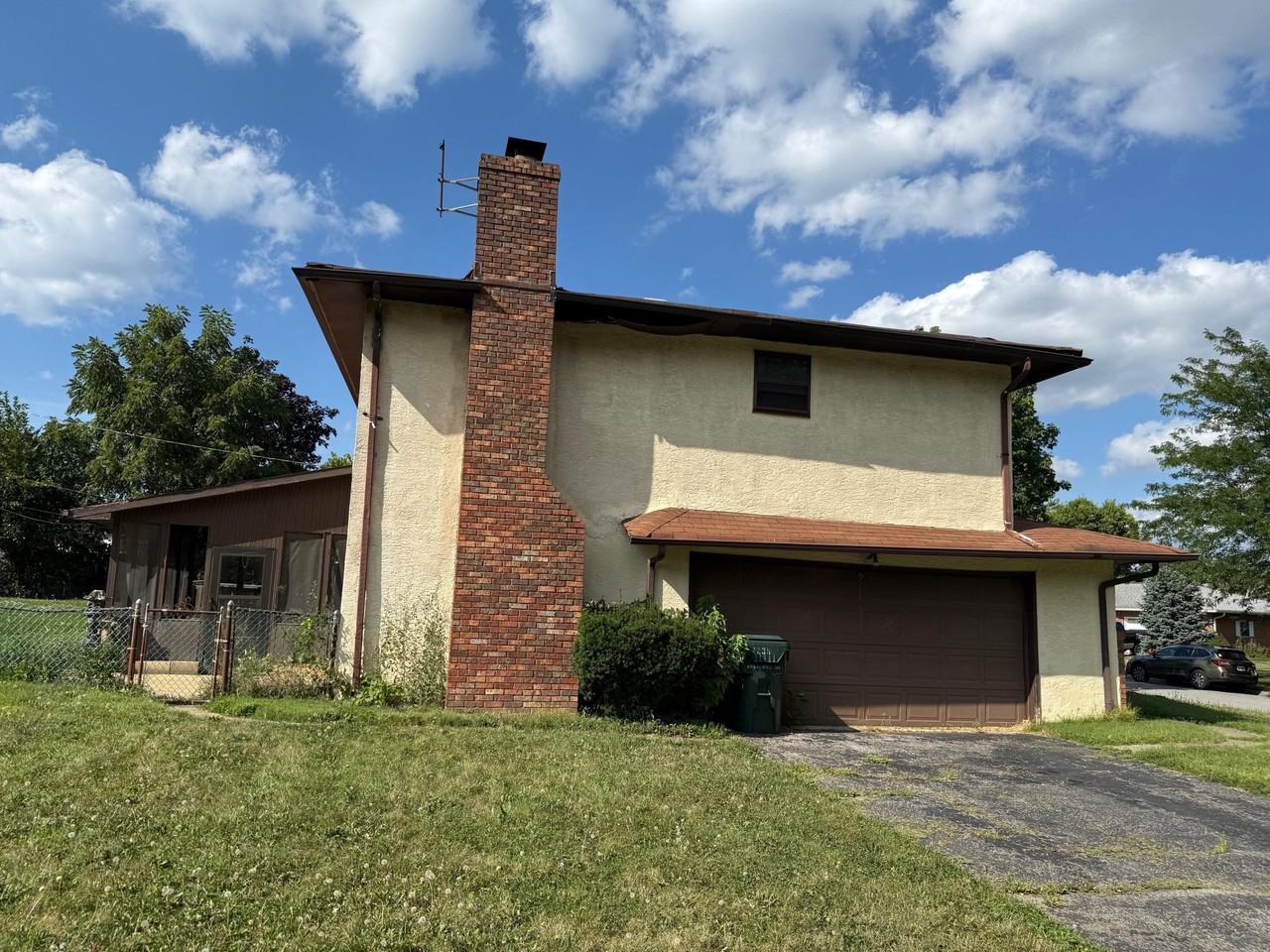 1239 Bradshire Dr - Photo 4 of 37