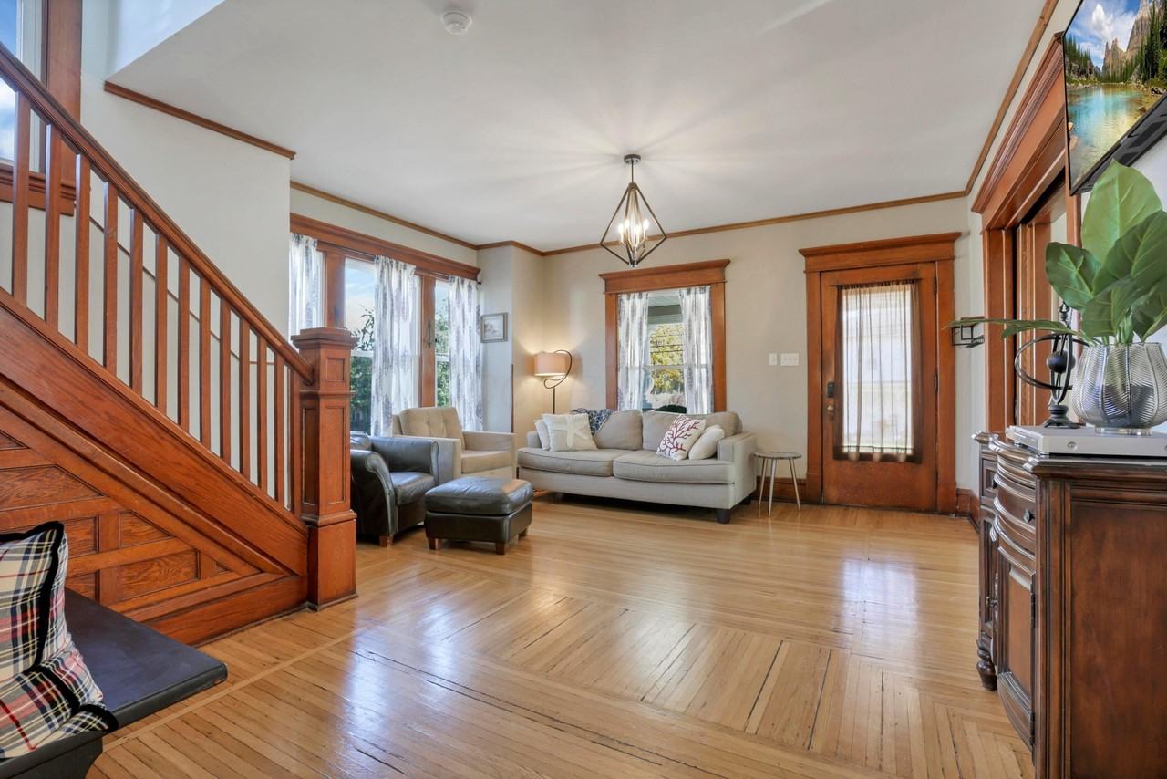 11925 Lancaster St - Photo 4 of 32